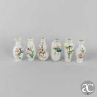 Conjunto de 6 pequenas jarras em porcelana da China