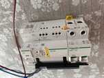 Disjuntor m diferencial   de rearme  automtico marca Schneider ic60