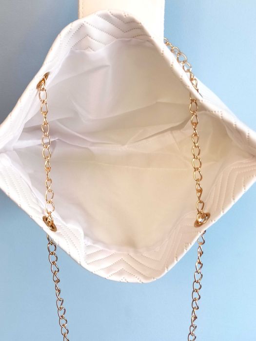 Elegancka, lekka torebka na ramię z łańcuszkiem