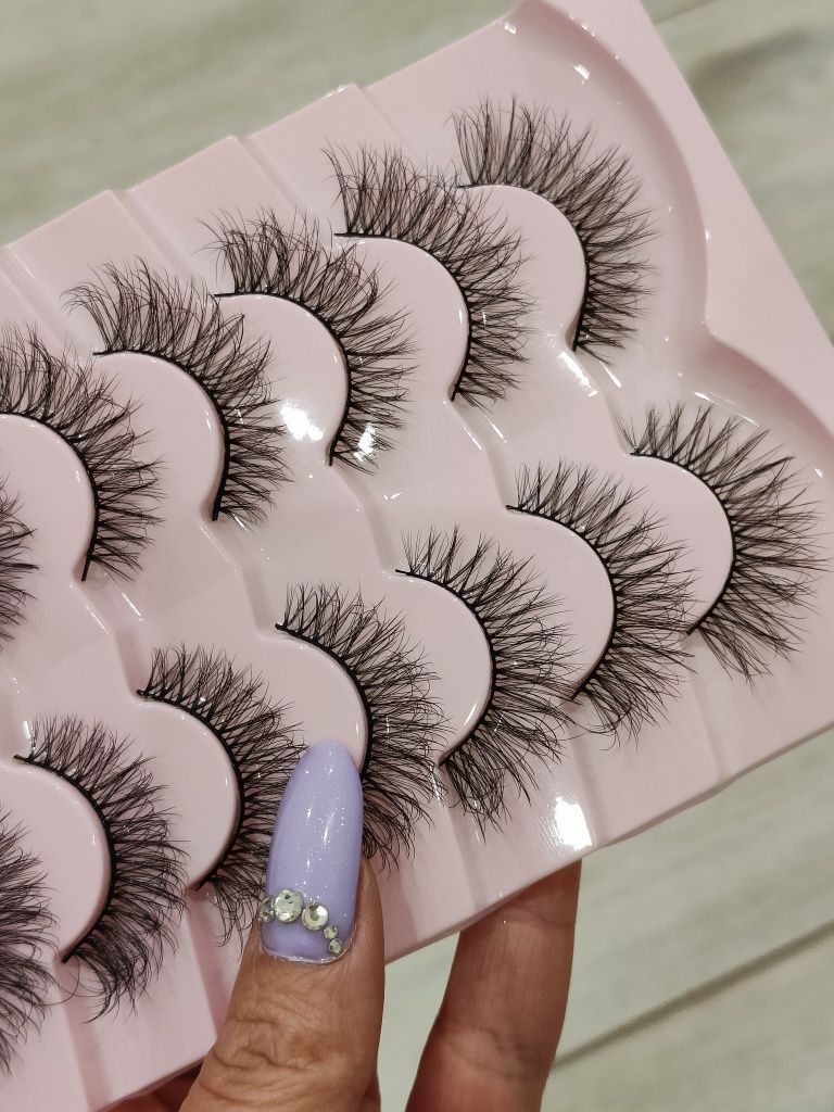 7 par podkręconych delikatnych sztucznych rzęs messy