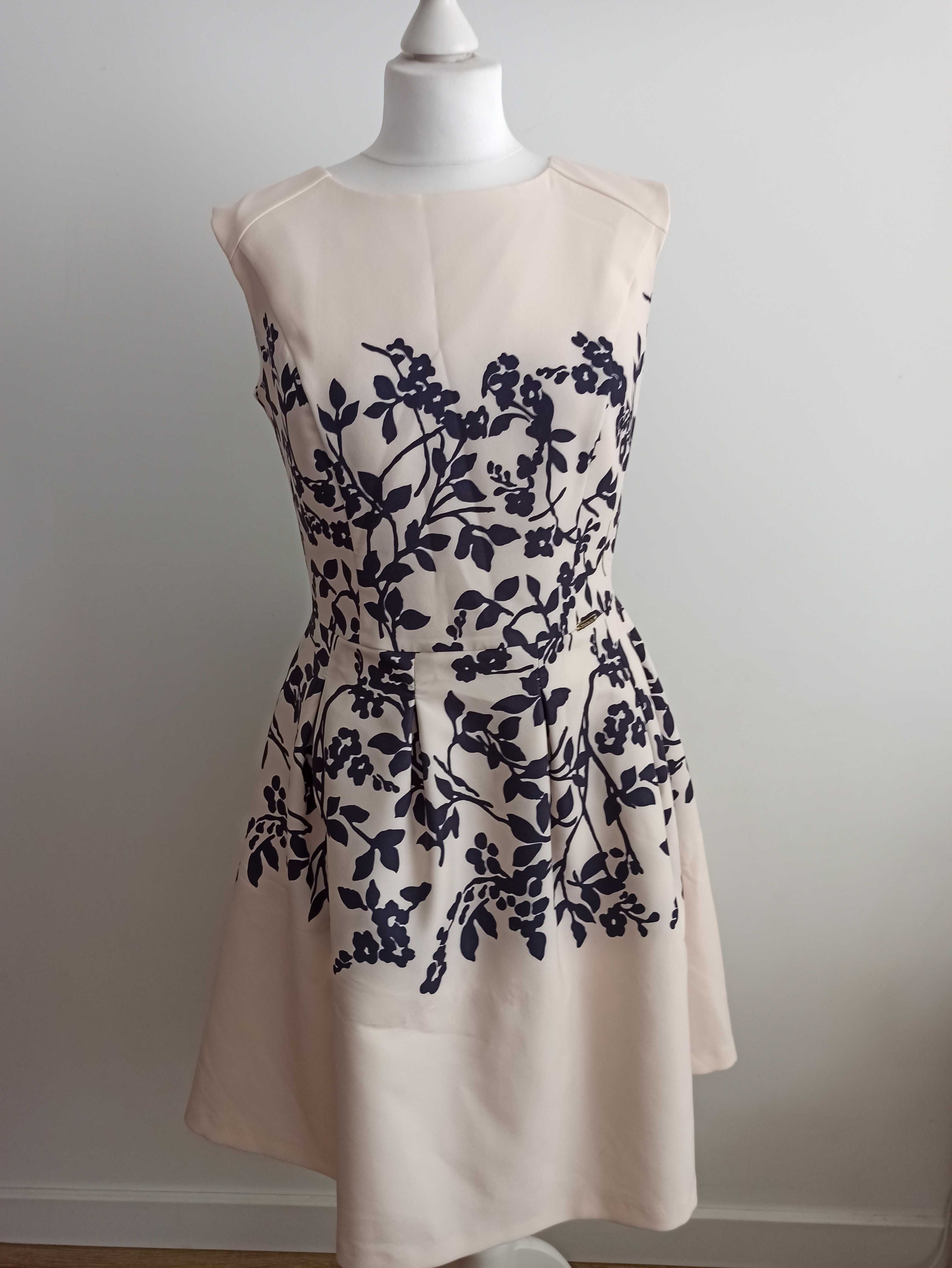 Sukienka koktajlowa kremowa w kwiaty wesele elegancka