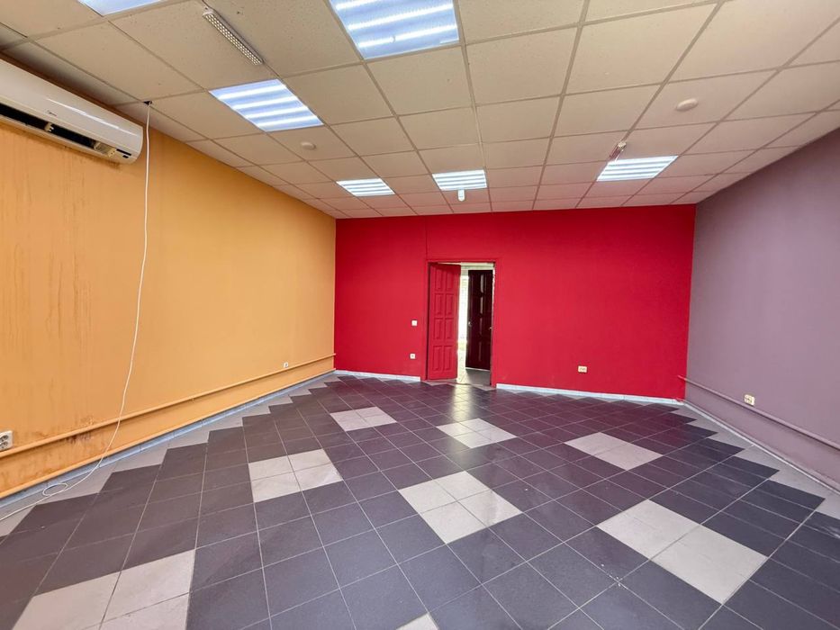 Продаж приміщення ( магазин) 44 м2.