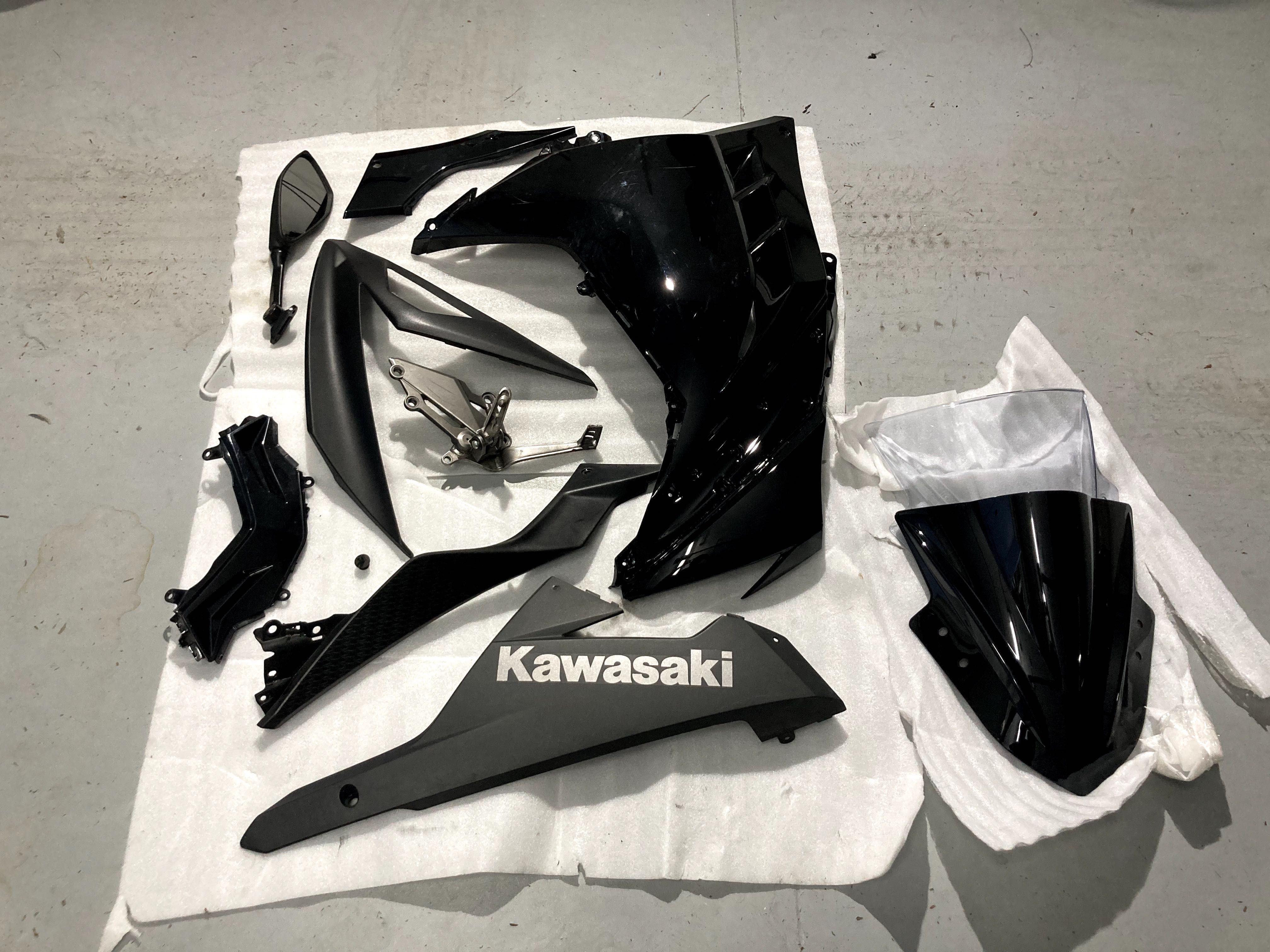 Kawasaki Ninja 300 - Carenagens