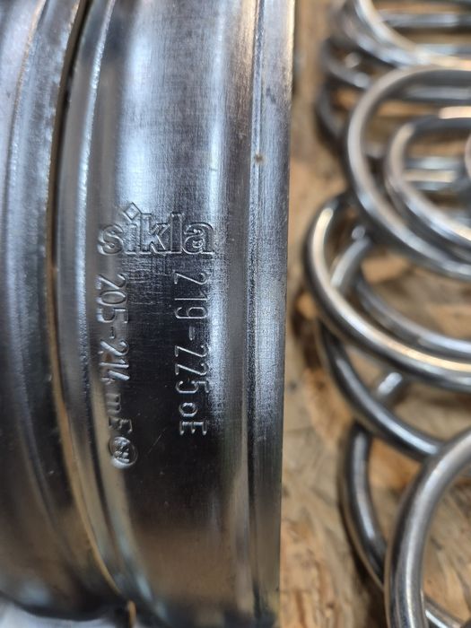 Obejmy do rur firmy Silka.