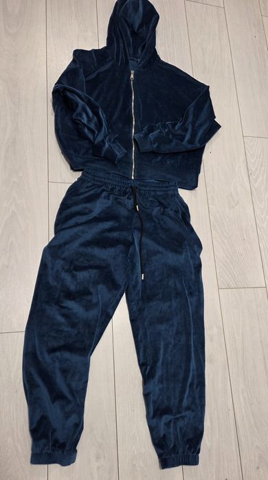 Продам велюровий костюм в розмірі Л