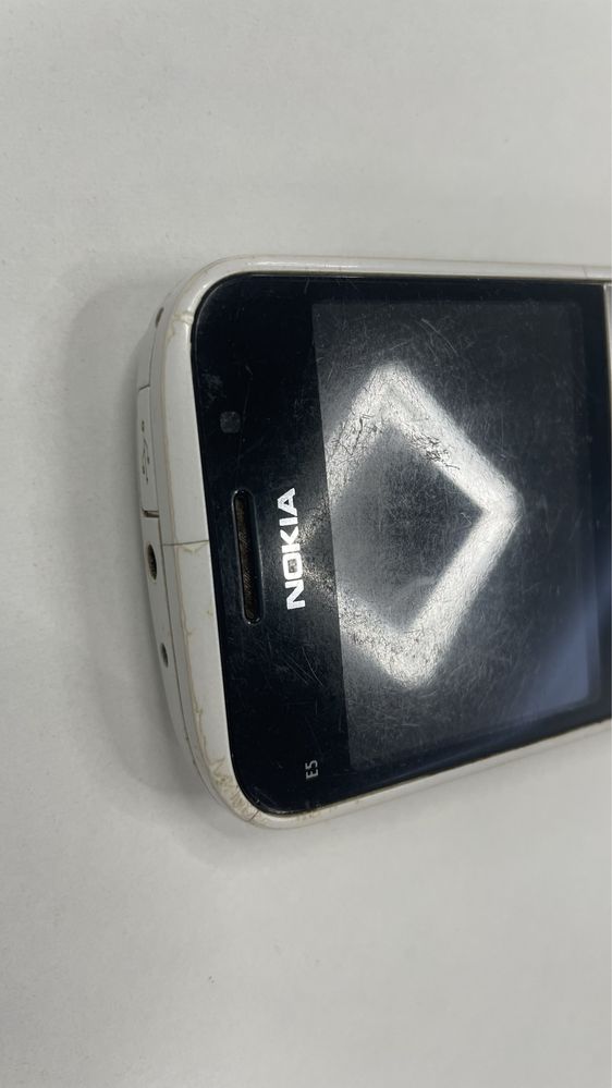 Продам телефон Nokia E5