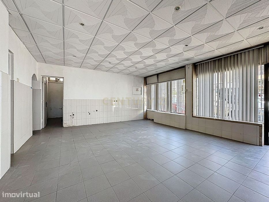 Espaço Comercial 50 m2 - Cavaquinhas, Seixal