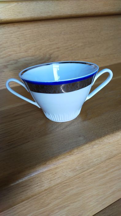 Porcelanowa cukiernica flaczarka bulionówka Włocławek z PRL-u