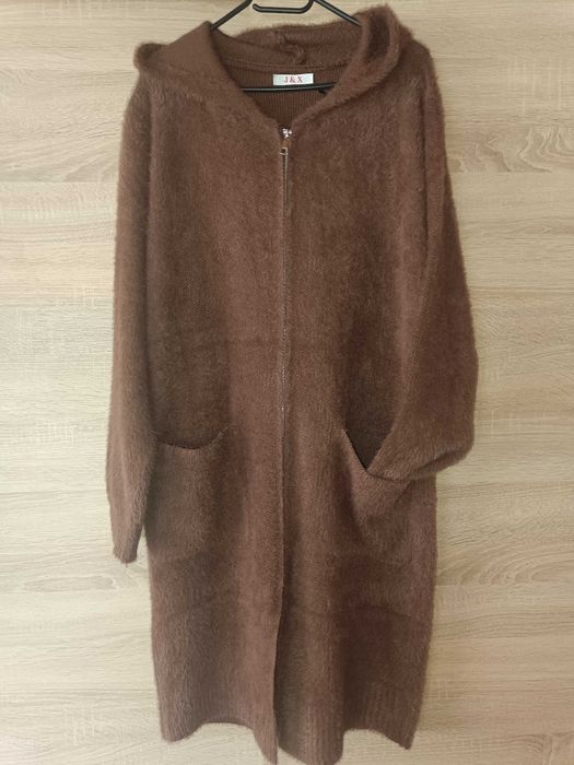 Nowy piękny alpakowy kardigan na zamek