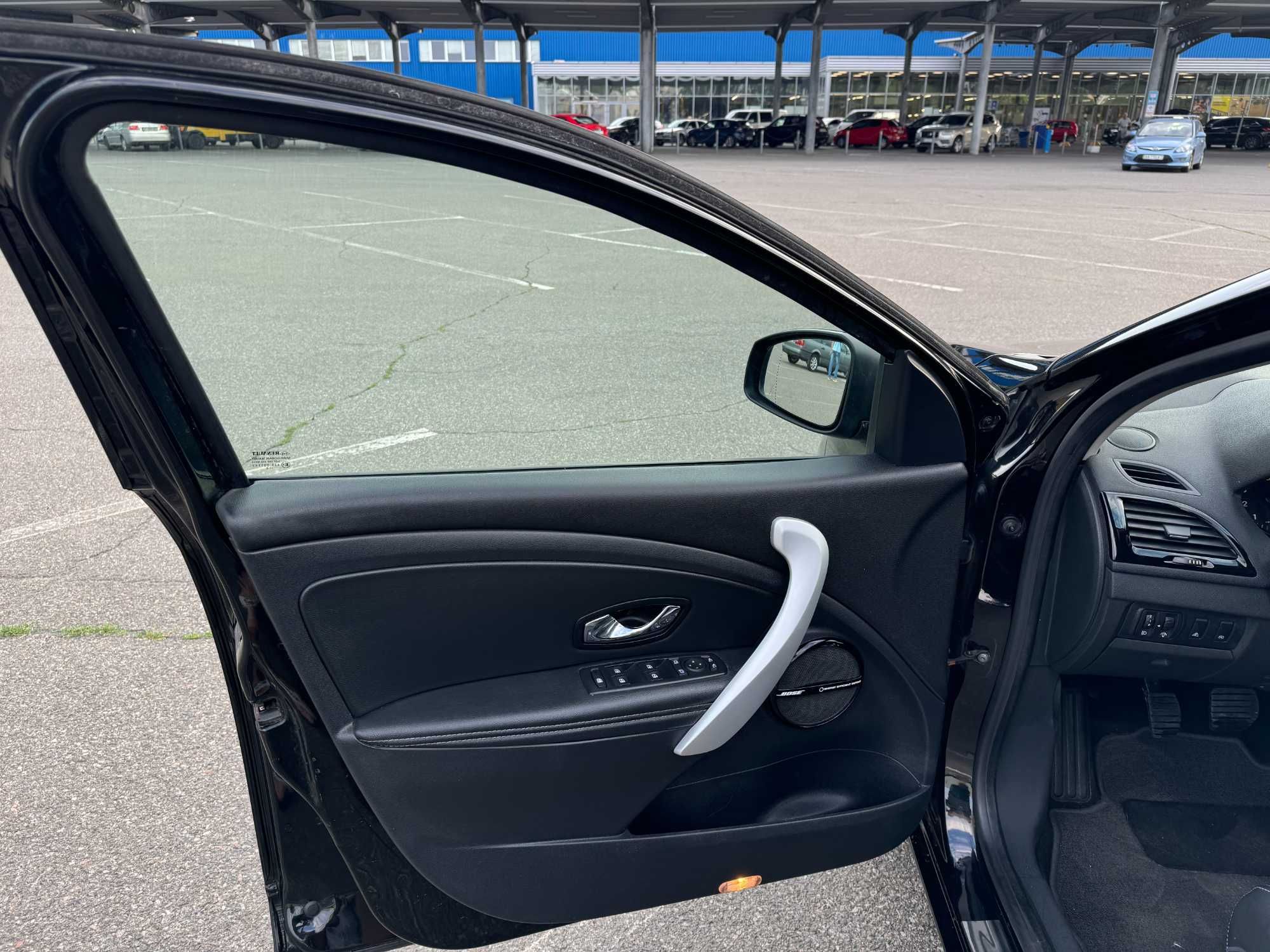 Renault Megane BOSE