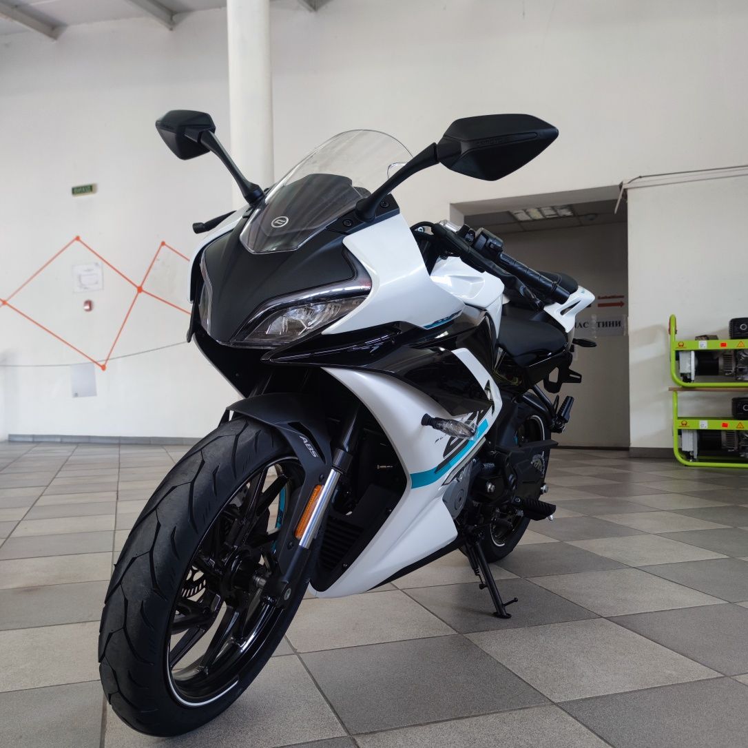 Мотоцикл CFMoto 300