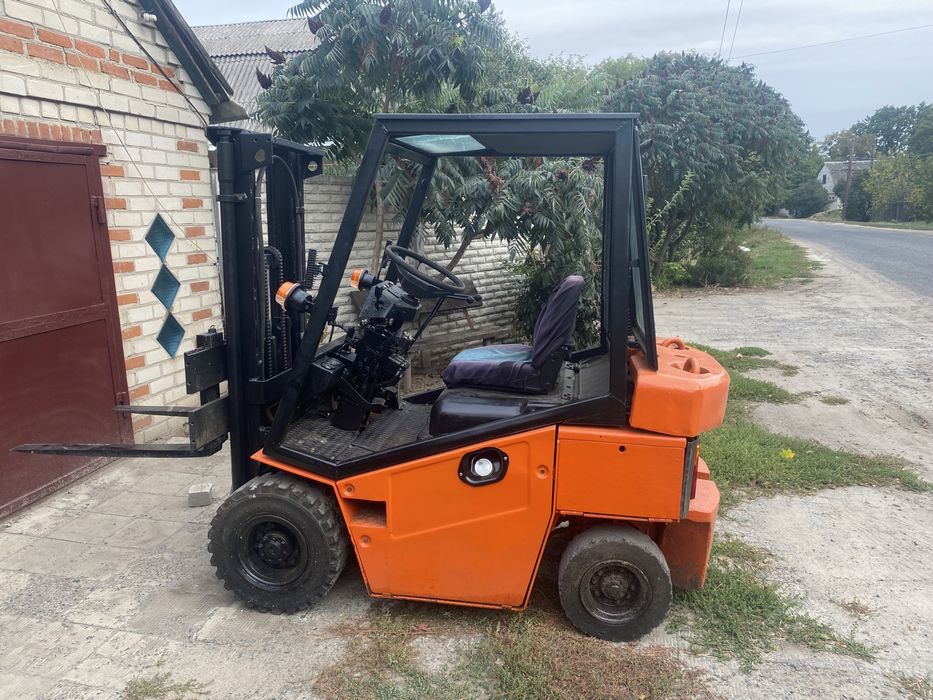 продам дизельный вилочный погрузчик