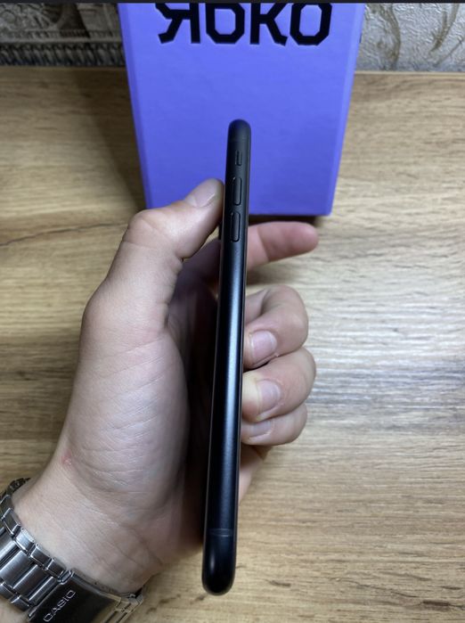 Продам iPhone XR 64GB