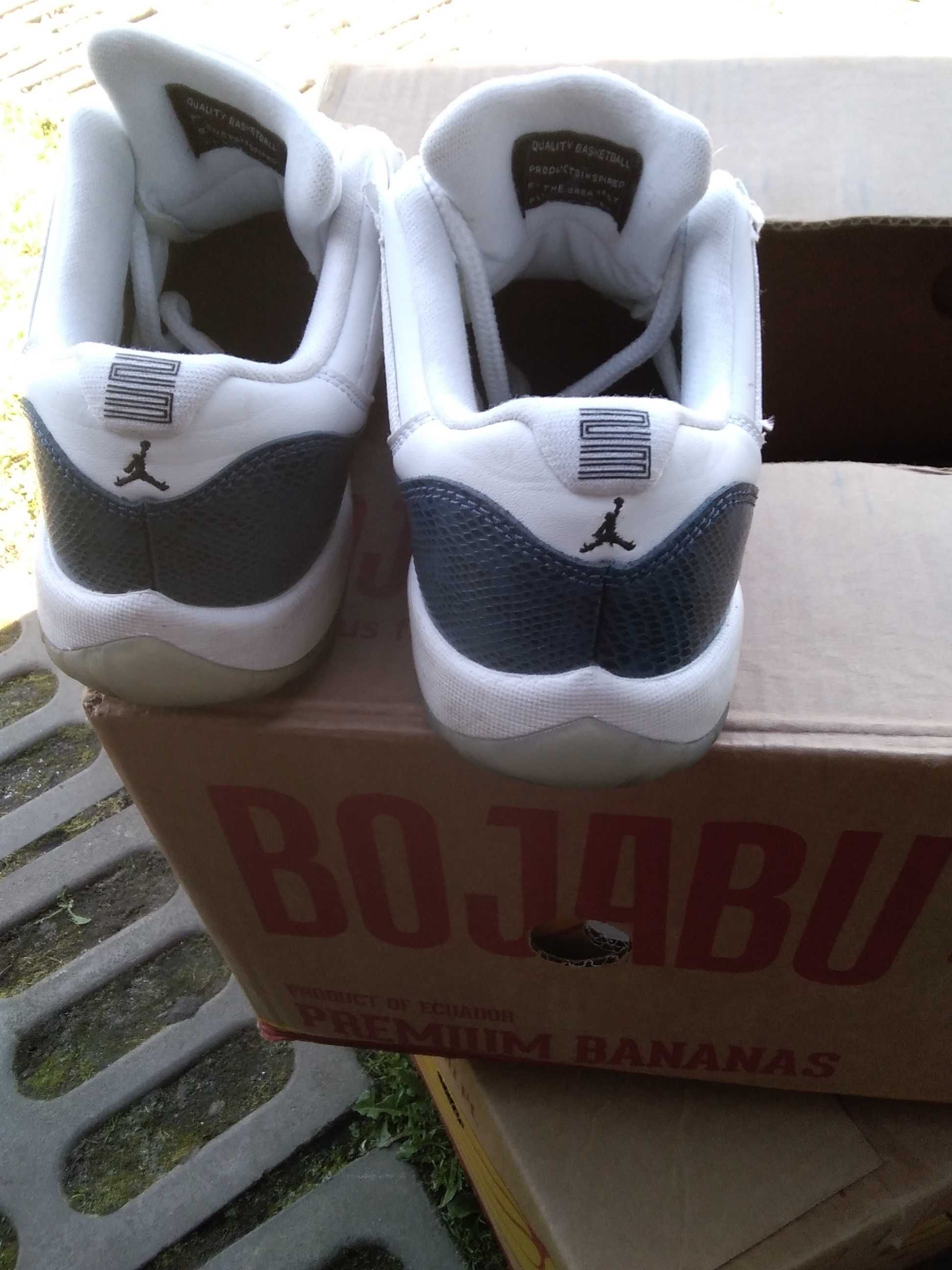 Air Jordan 11 Retro Low
