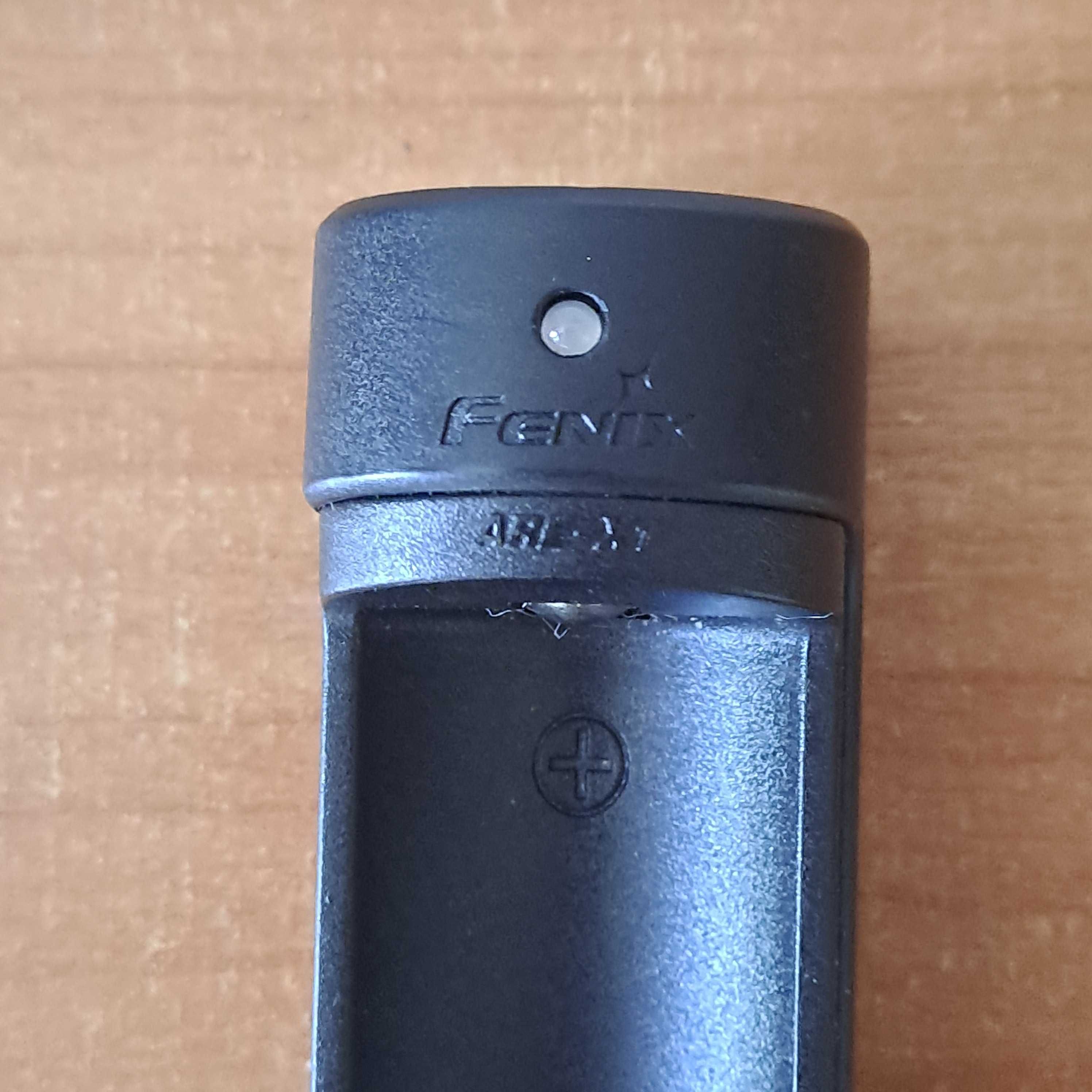 Зарядний пристрій Fenix ​​ARE-X1 (18650, 26650)