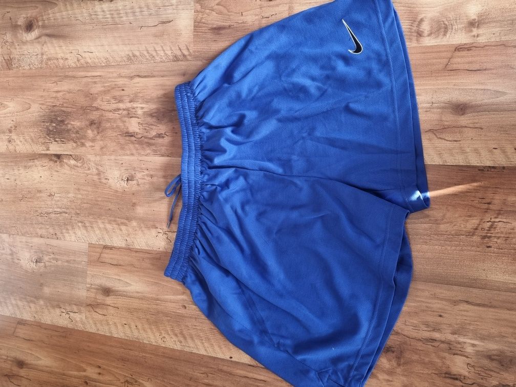 Strój piłkarski oryginalny NIKE r. XL jak nowy!