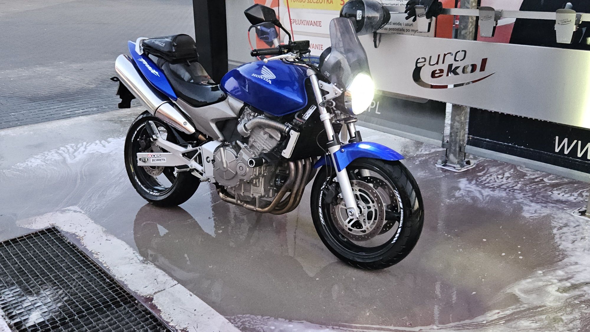 Honda Hornet PC36 600CM³