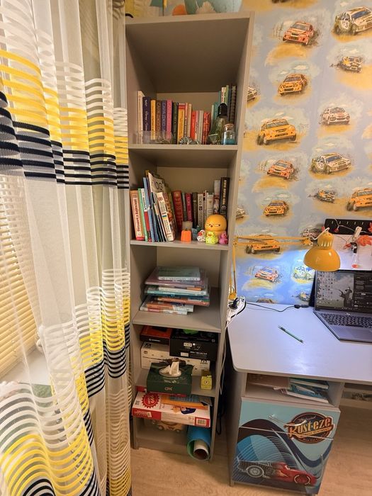 Пенал сірий стелаж