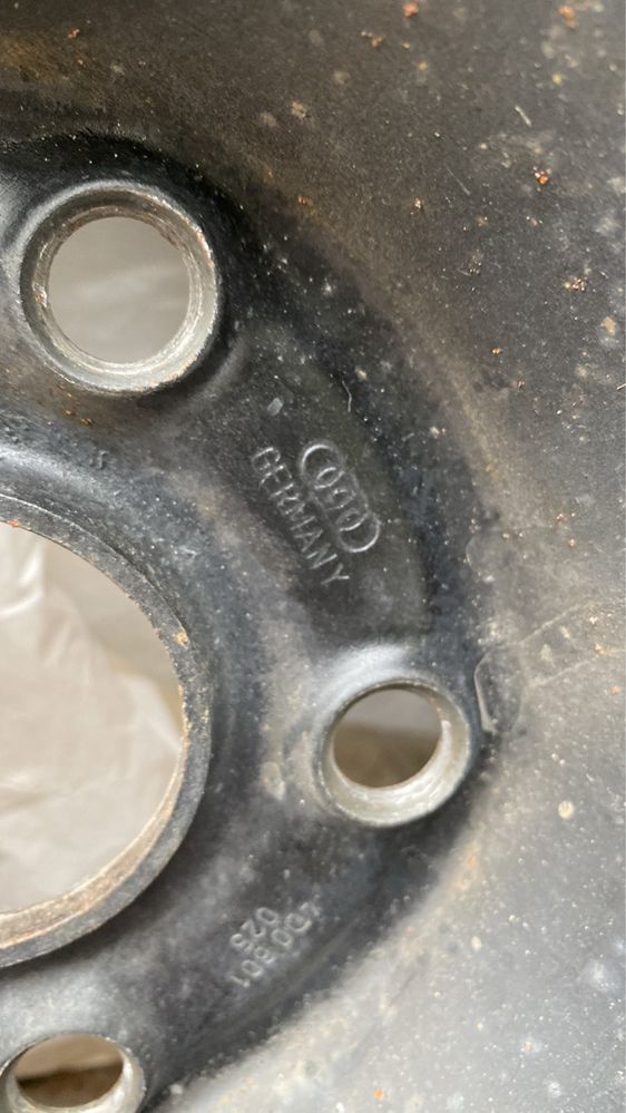 Зимняя резина Dunlop, GoodYear 16R, колеса в заборе