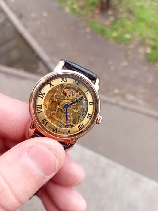 Продам на подарок мужские часы,механизм апелла