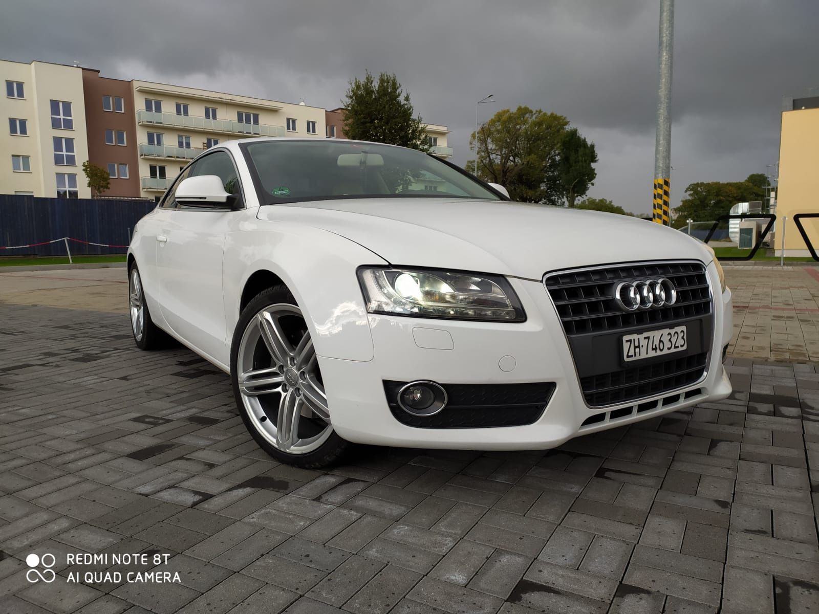 Sprzedam Audi A5 rok 2009 .Przebieg 220 tys km silnik 2,7 diesel.