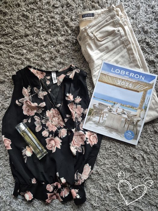 Bluzka New Collection Italy czarna w beżowe modne kwiaty #sezon letni