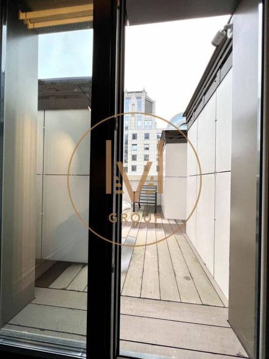 ЖК New York 2х кім. квартира у центрі міста з терасою.