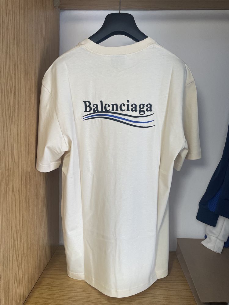 T-shirt oversized Balenciaga bege tamanho L Negociavel