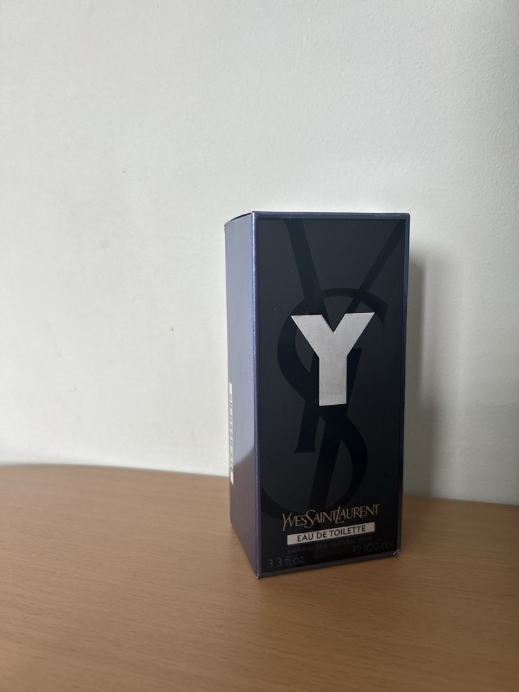 Yves Saint Laurent Y perfum