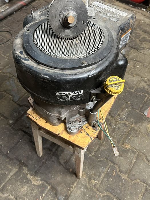 Sprzedam 2 silniki do kosiarek Samojezdnych 600zł za 2