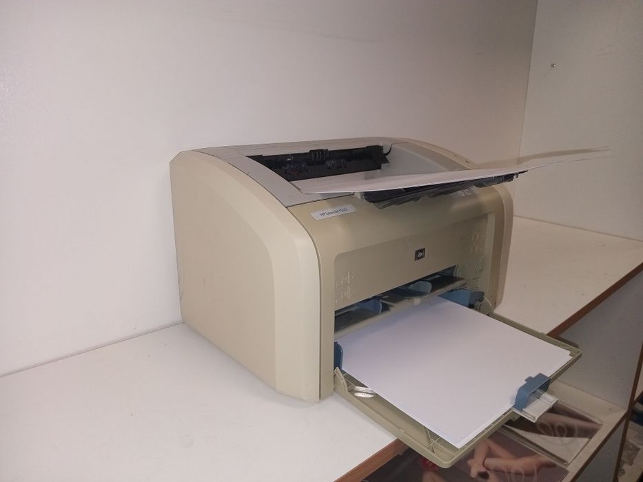 Принтер HP LaserJet 1020