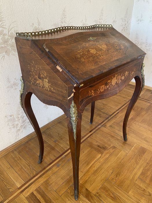 Продам секретер царских времен