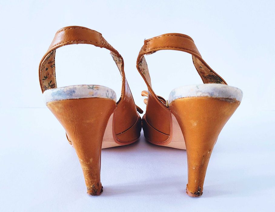 Karmelowe skórzane sandały czółenka szpilki Stradivarius 37