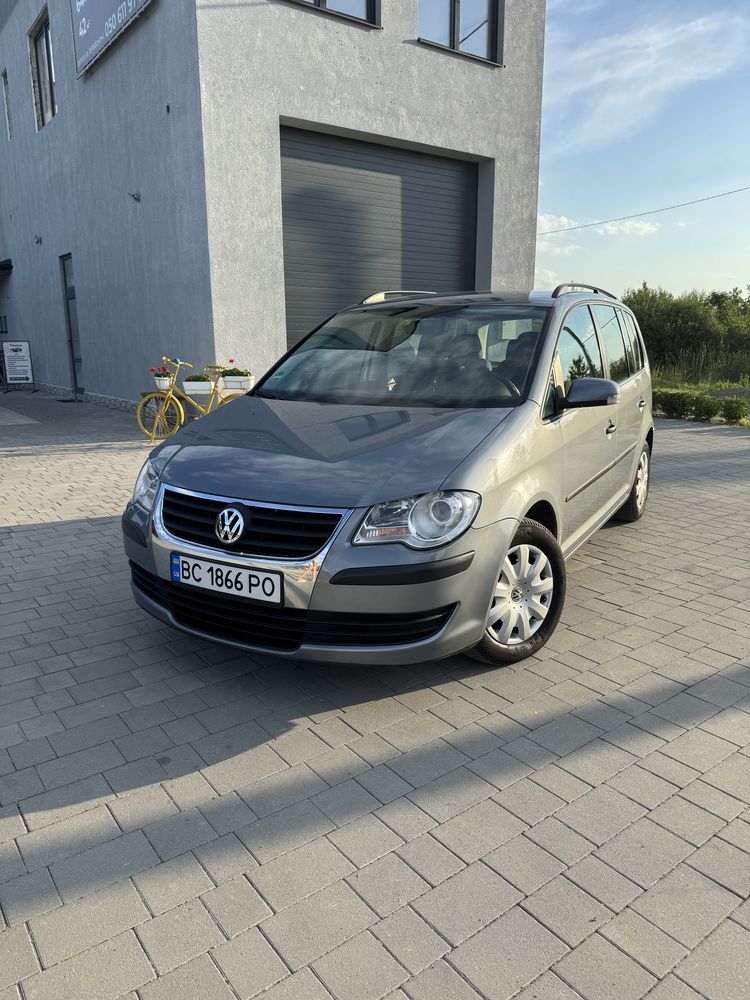 VW Touran 1.9TDI 2008 рік