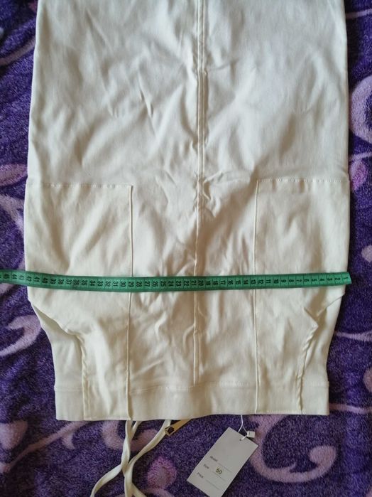 Спідниця карандаш білого кольору