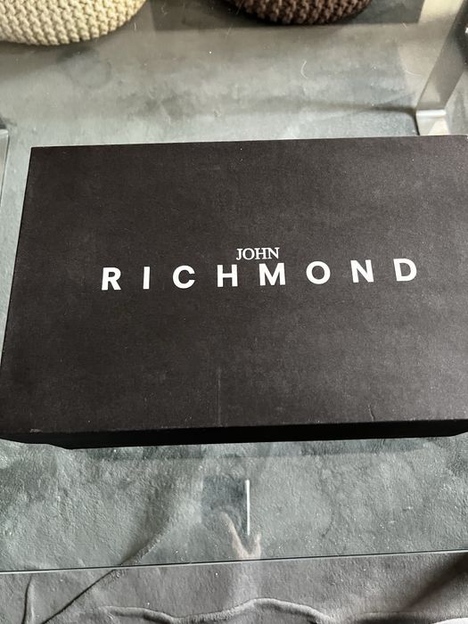 Nowe Buty John Richmond