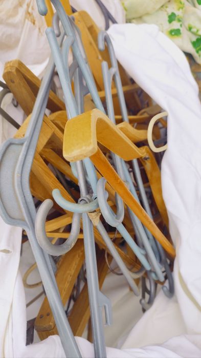 Вешалки.плечики.прихожая