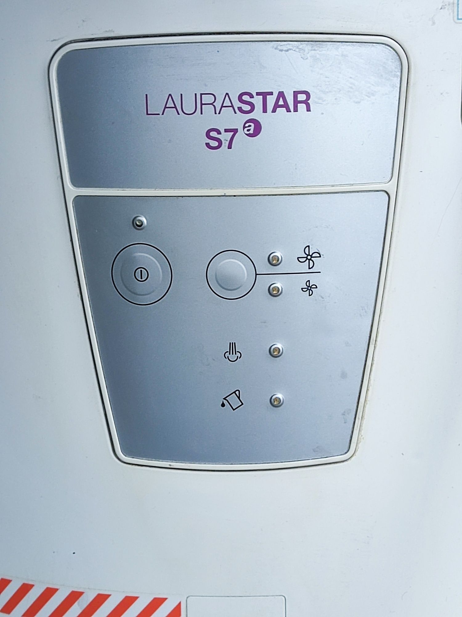 Stacja parowa Laurastar S7 deska do prasowania.