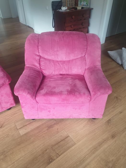 Sprzedam kanapę z 2 fotelami.