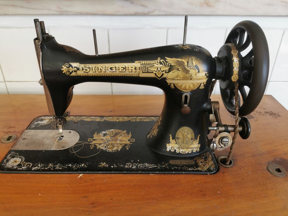 Máquina Costura Singer de 1906 c/Móvel