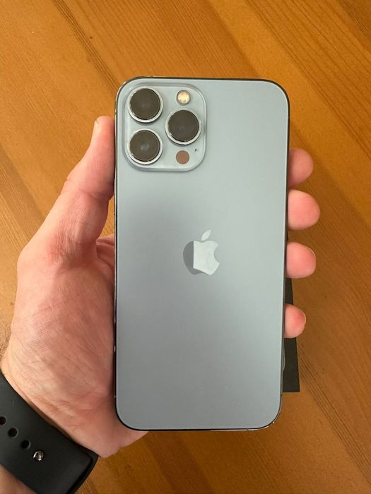 Продам Iphone 13 pro max