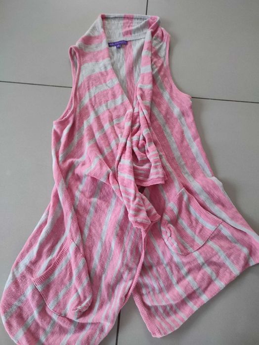 Sprzedam kamizelkę rozmiar 122-128