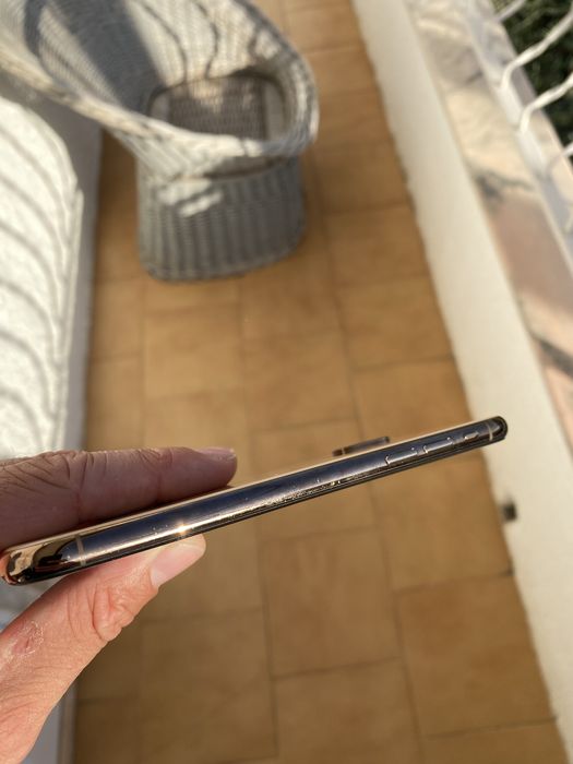 iPhone X dourado
