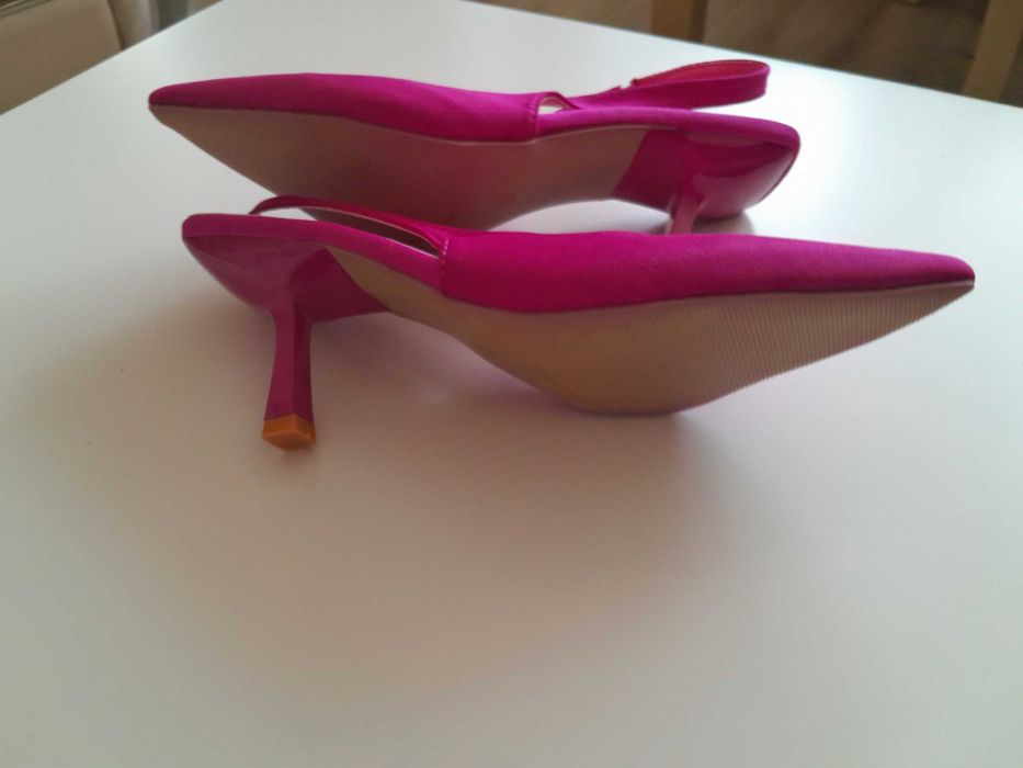 Szpilki kolor fuksja- różowy z odkrytą piętą