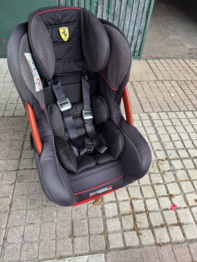 Cadeira Bebé Criança Auto Ferrari Grupo 0, 1 e 2