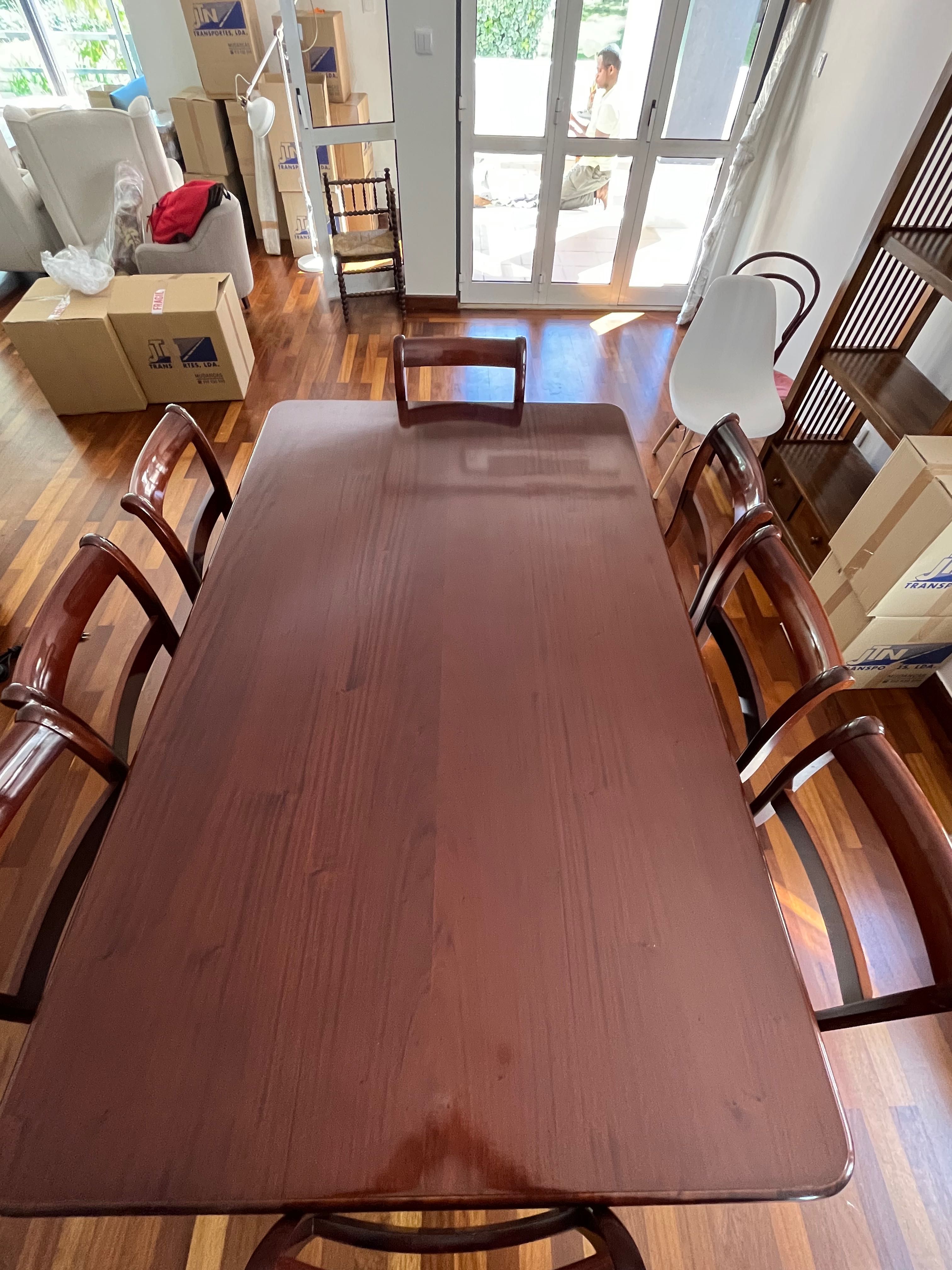 Conjunto mesa e 8 cadeiras de jantar feitas à mão, de mogno