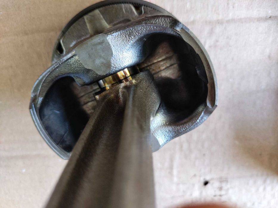 Поршня-шатуни бмв  , bmw двигун n54b30a бмв поршень e60 e90 e70