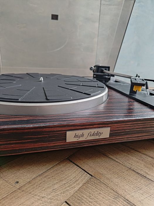 Gramofon Lenco L 133