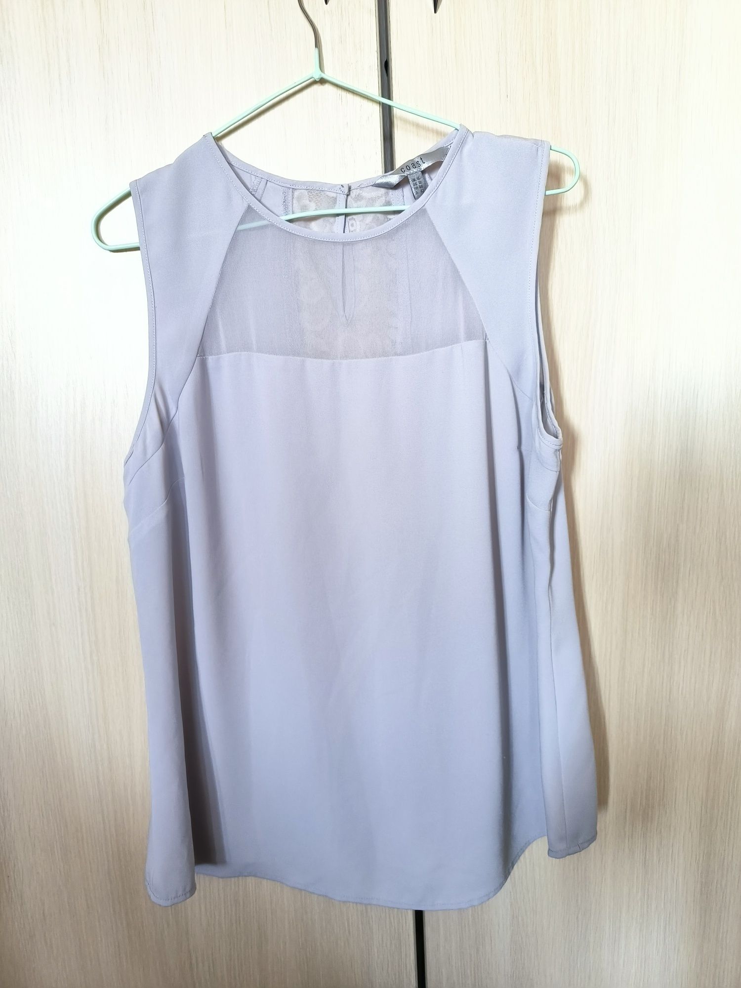 Блузи білі на L XL та спідниця