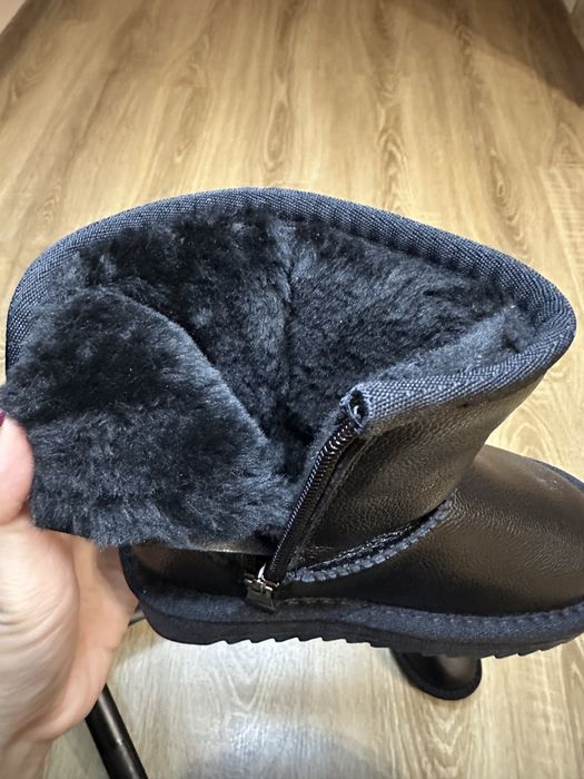 Уги дитячі натуральна шкіра на хутрі розмір 27–28 зимові